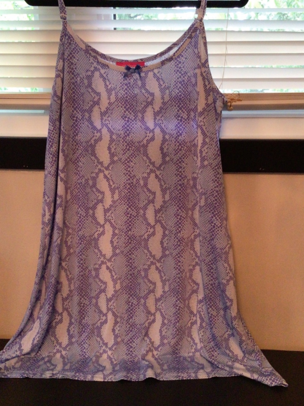 Women’s size large Carisma nighty lounge pajama in Cool fabric